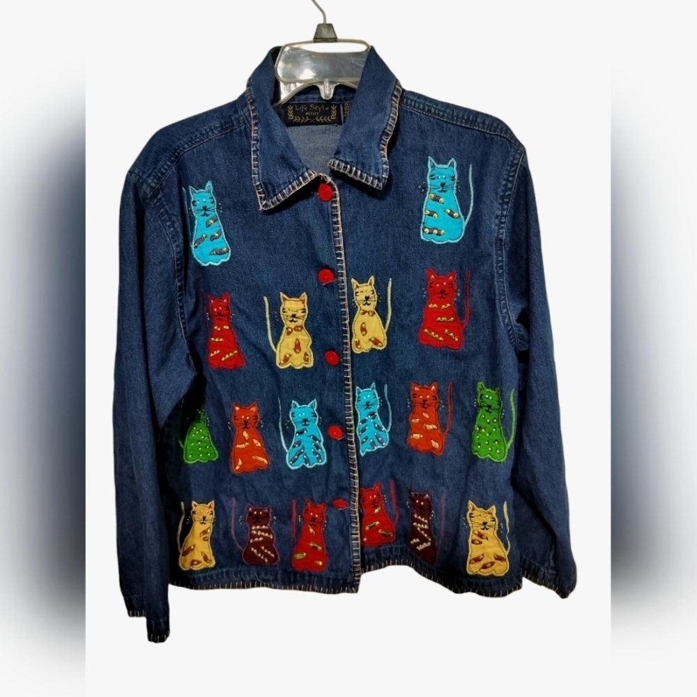 2072)Vintage Life Style Petite Applique Multicolor Cats Denim Button down Top PL